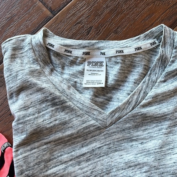 - PINK Victoria's Secret Bundle, Shirts and Leggings Set - Size Small/XS - Picture 2 of 5